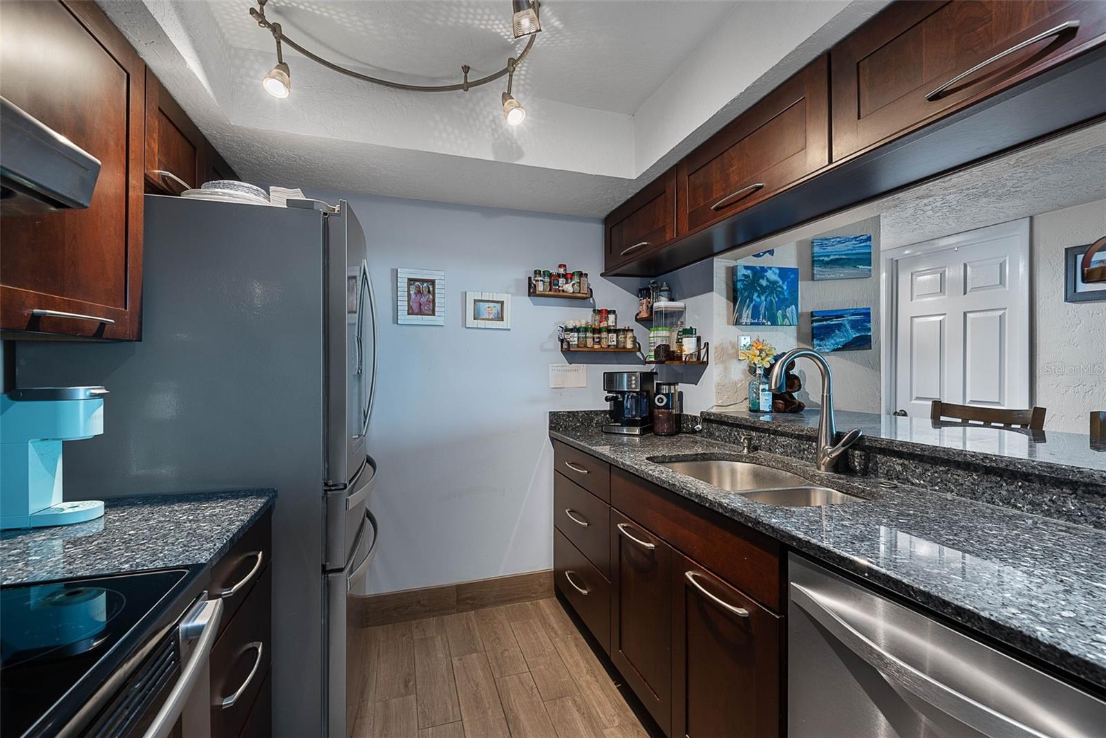 OCEAN VIEW MANOR CONDO - Residential