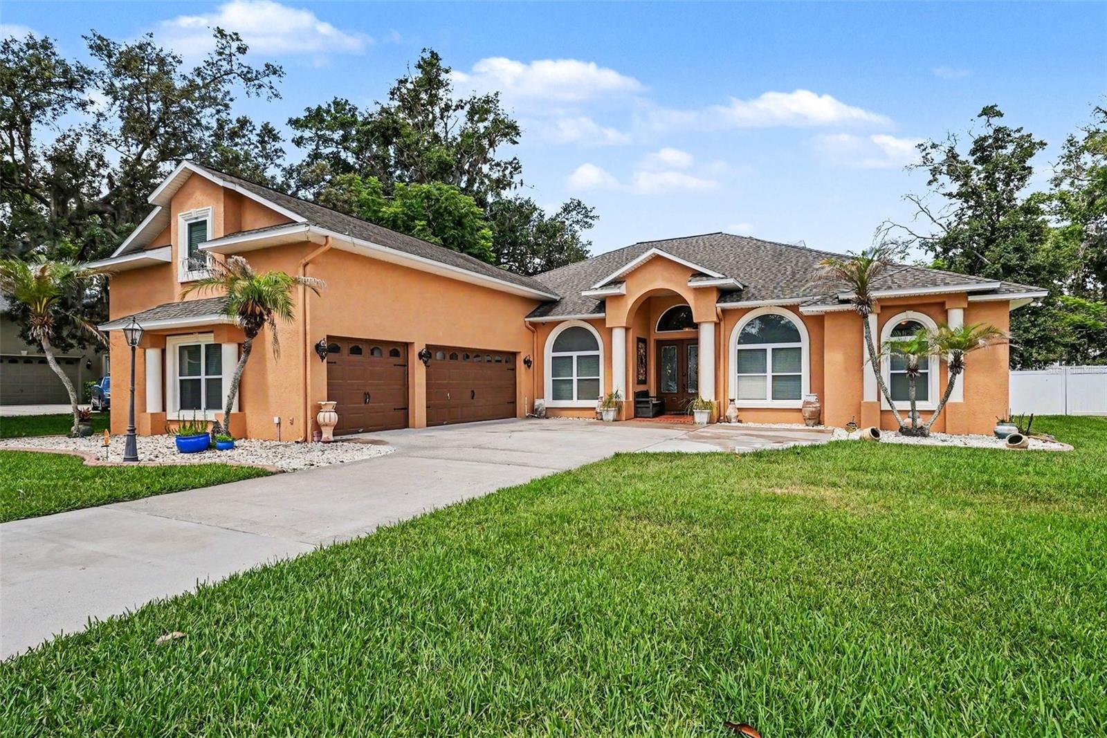VALRICO FOREST - Residential