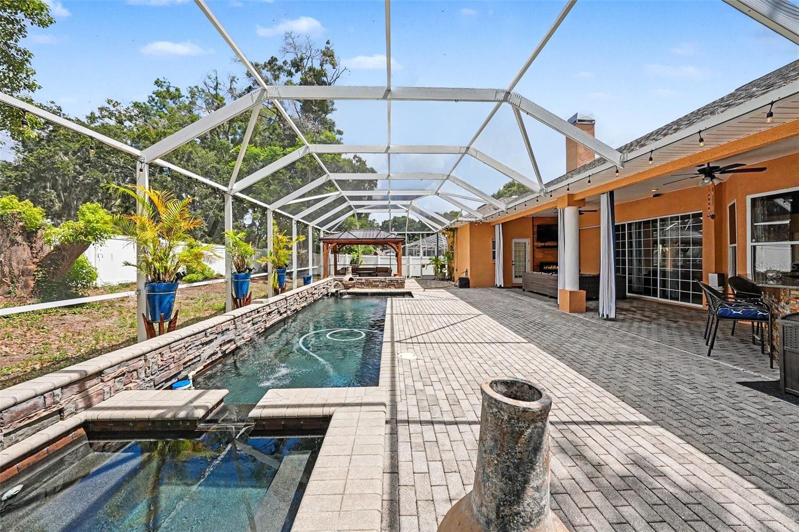 VALRICO FOREST - Residential