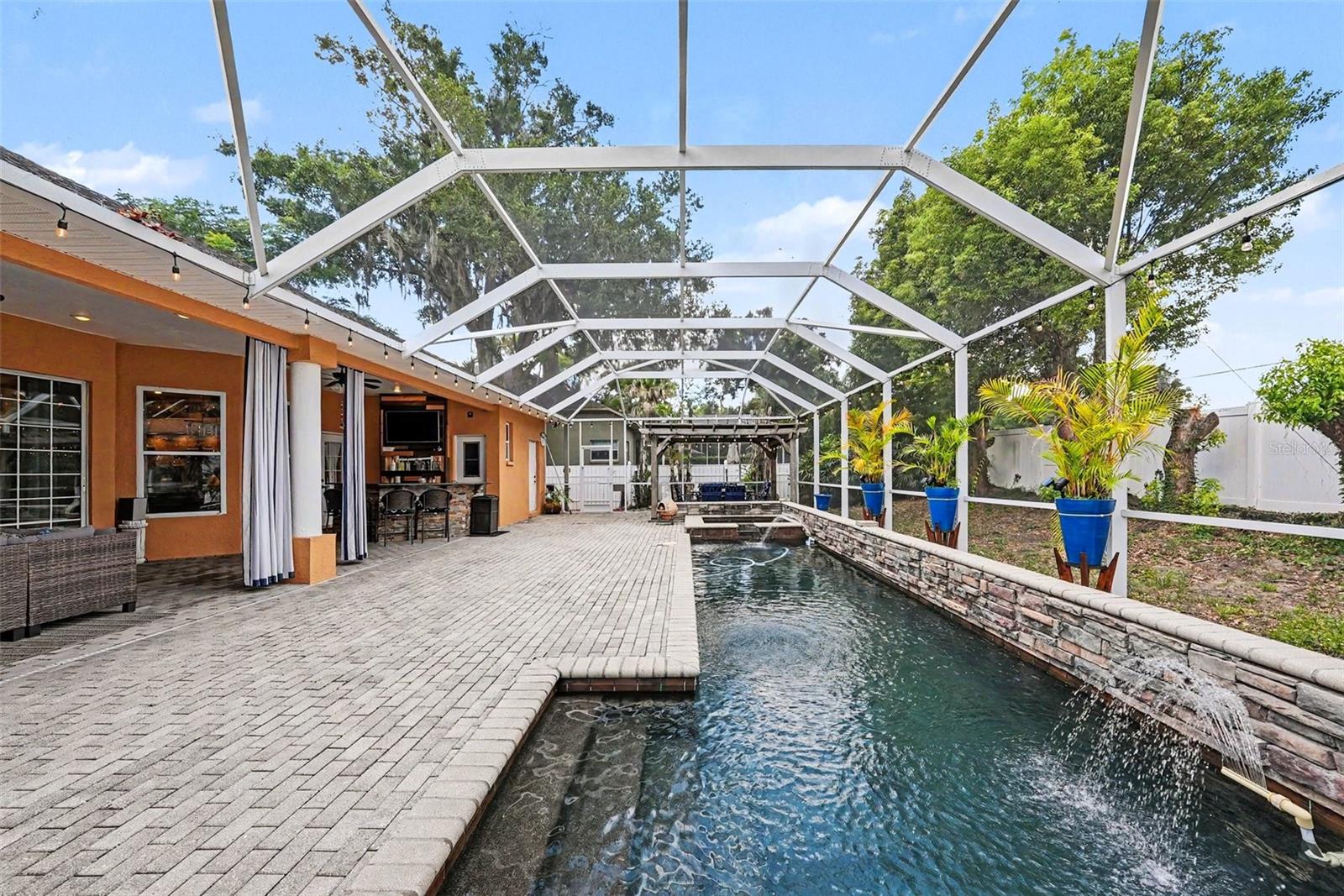 VALRICO FOREST - Residential