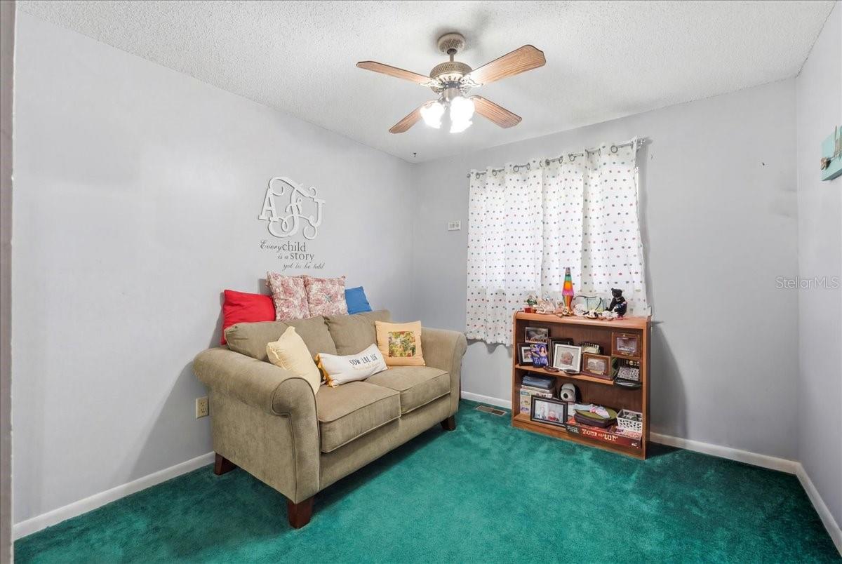ALAMO VILLAGE - Residential