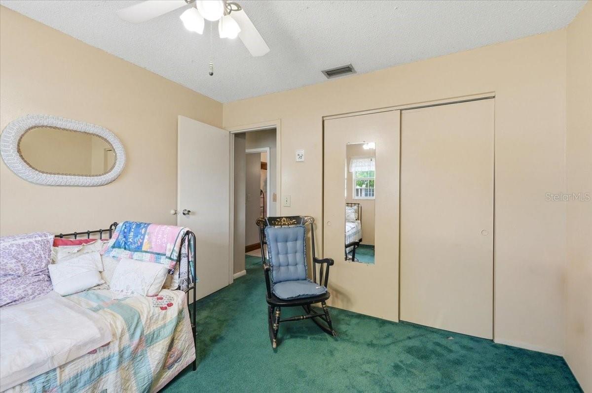 ALAMO VILLAGE - Residential
