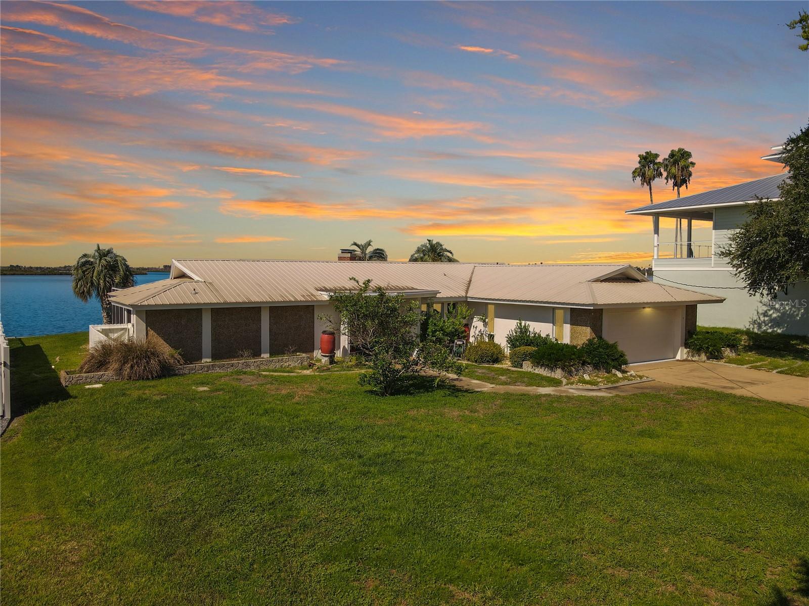 waterfront Paradise in Crystal River
Experience the magic of Florida’s Nature Coast in this stunning 4bedroom, 3bathroom retreat nestled on the water. Everything is fresh and modern! Brand new kitchen with quartz countertops, new flooring throughout and fully updated bathrooms. Perfect for families or groups, this home offers a front-row seat to the local wildlife including frequent visits from manatees and dolphins.  no Dock but boat parking on property. Within 10 minutes 2 public boat ramps