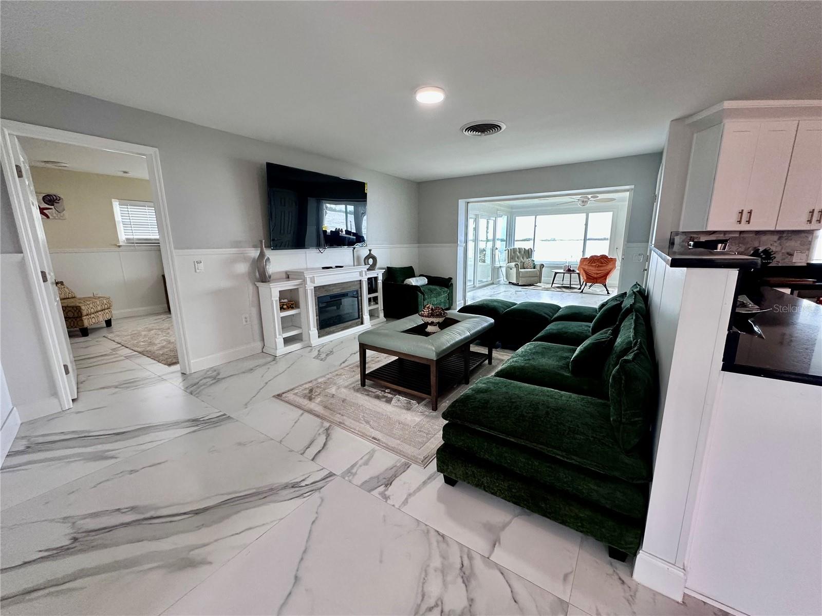 DIXIE SHORES UNIT 01 REP - Residential Lease
