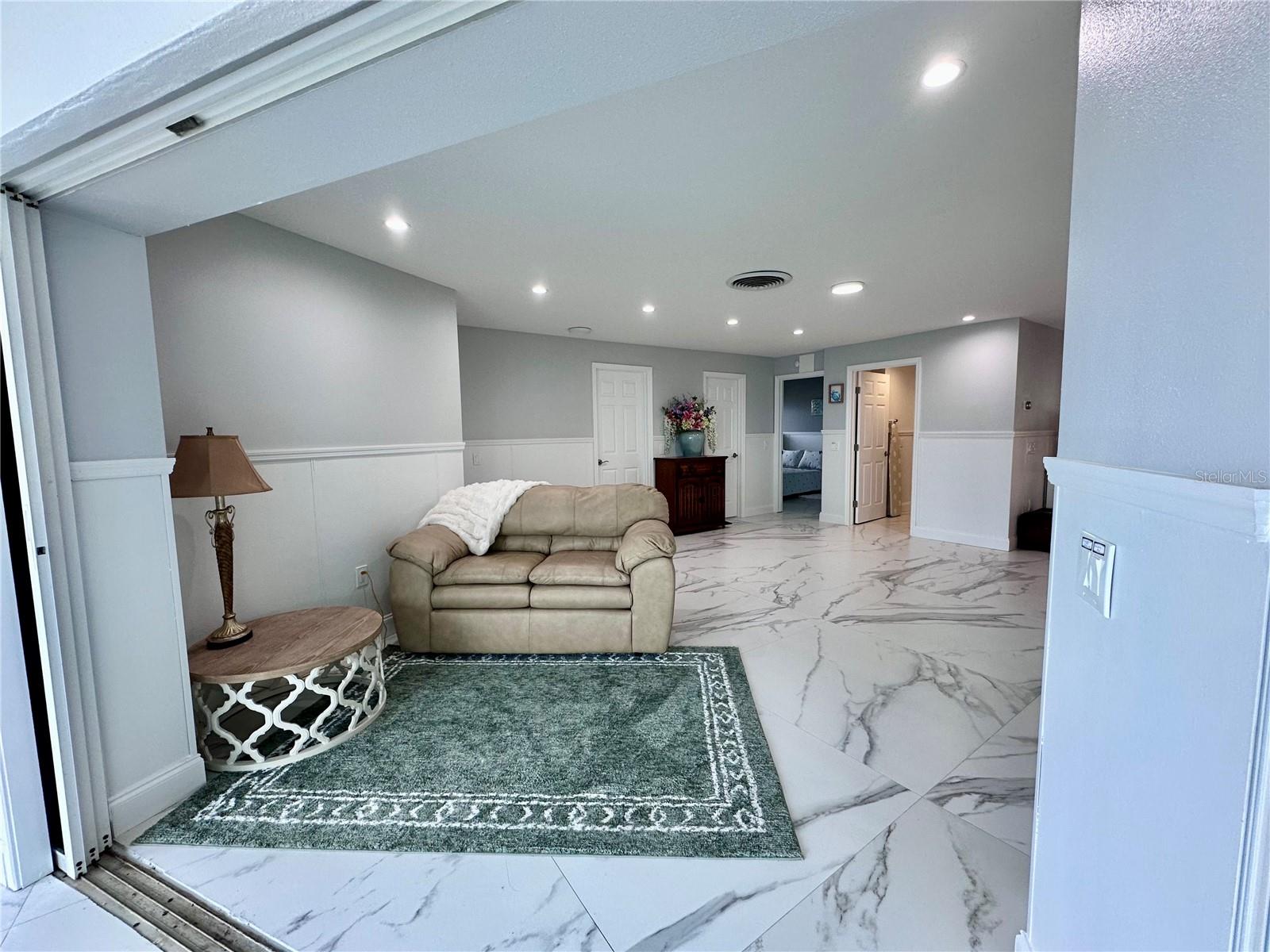 DIXIE SHORES UNIT 01 REP - Residential Lease