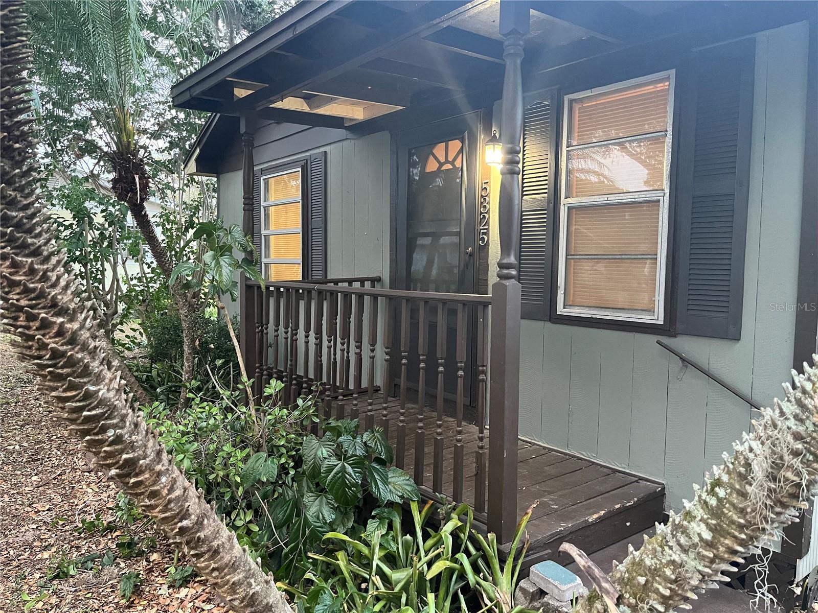 Charming 2/1 in strategic location close to to i4 and Us 92. This home offers 3 large sheds, carport, Plenty of storage room, washer and dryer hookup, back porch, updates kitchen and fences back yard. The rooms are spacious with closets.