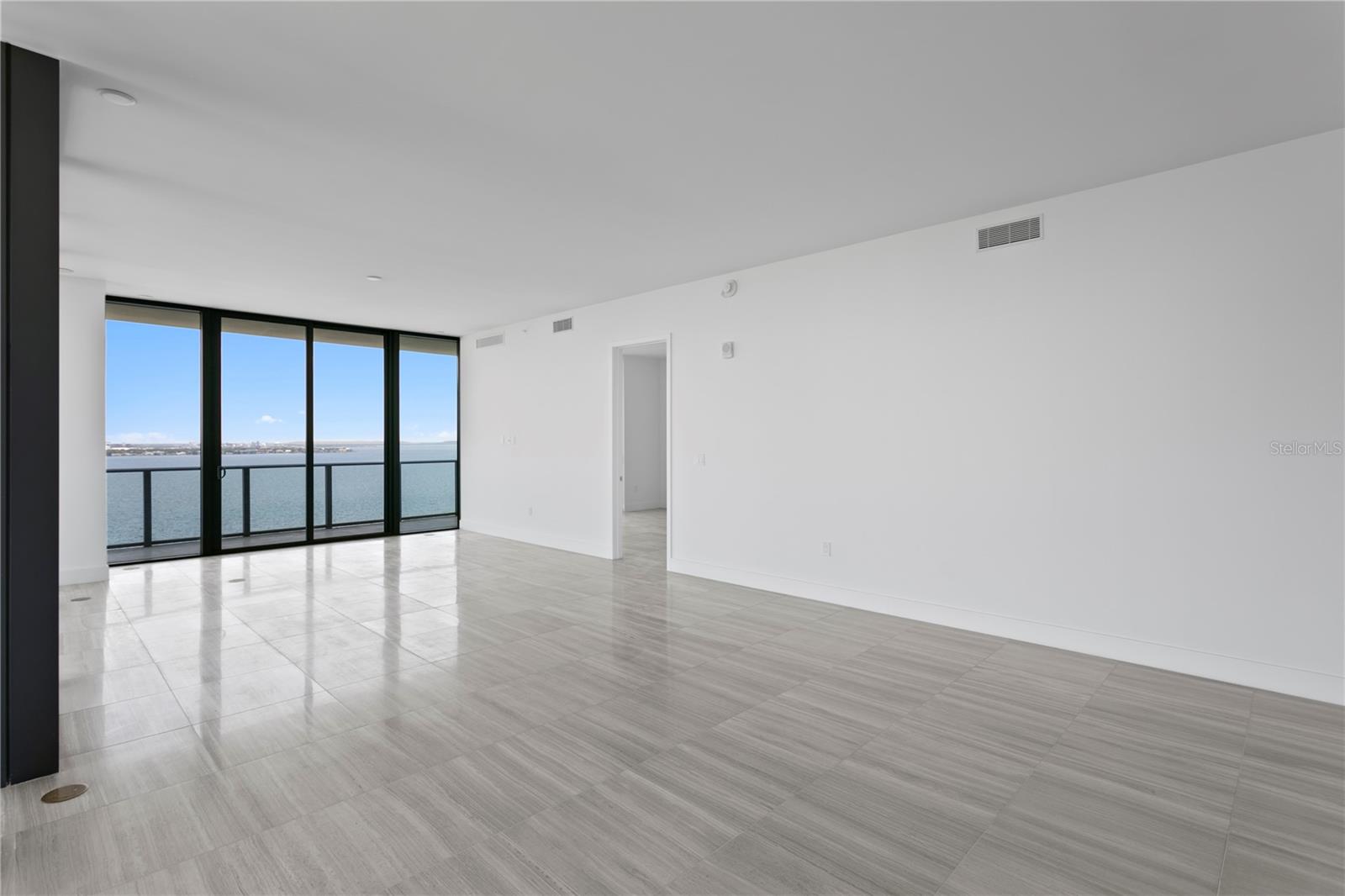 RITZ CARLTON RESIDENCES - Residential