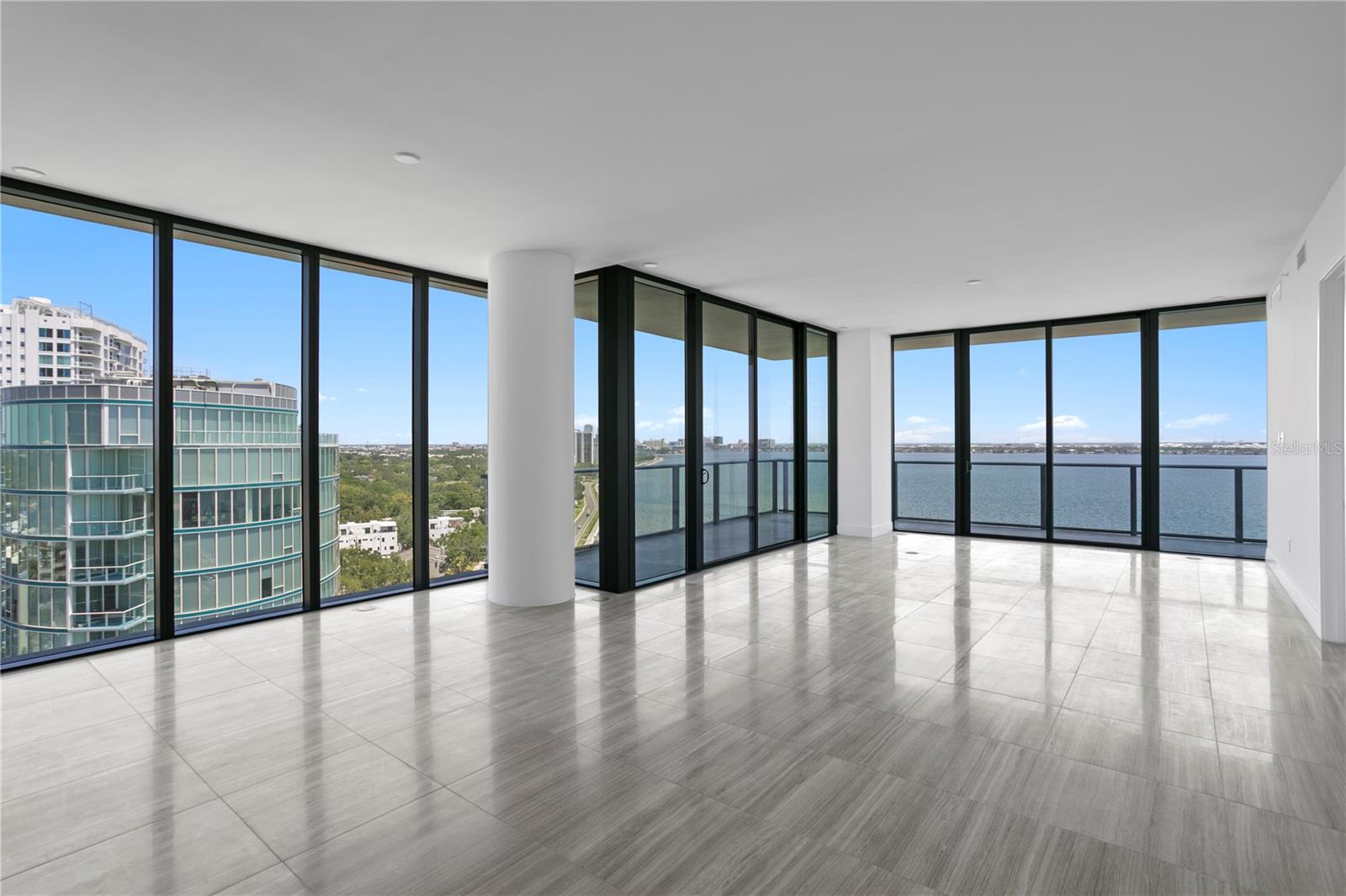 RITZ CARLTON RESIDENCES - Residential