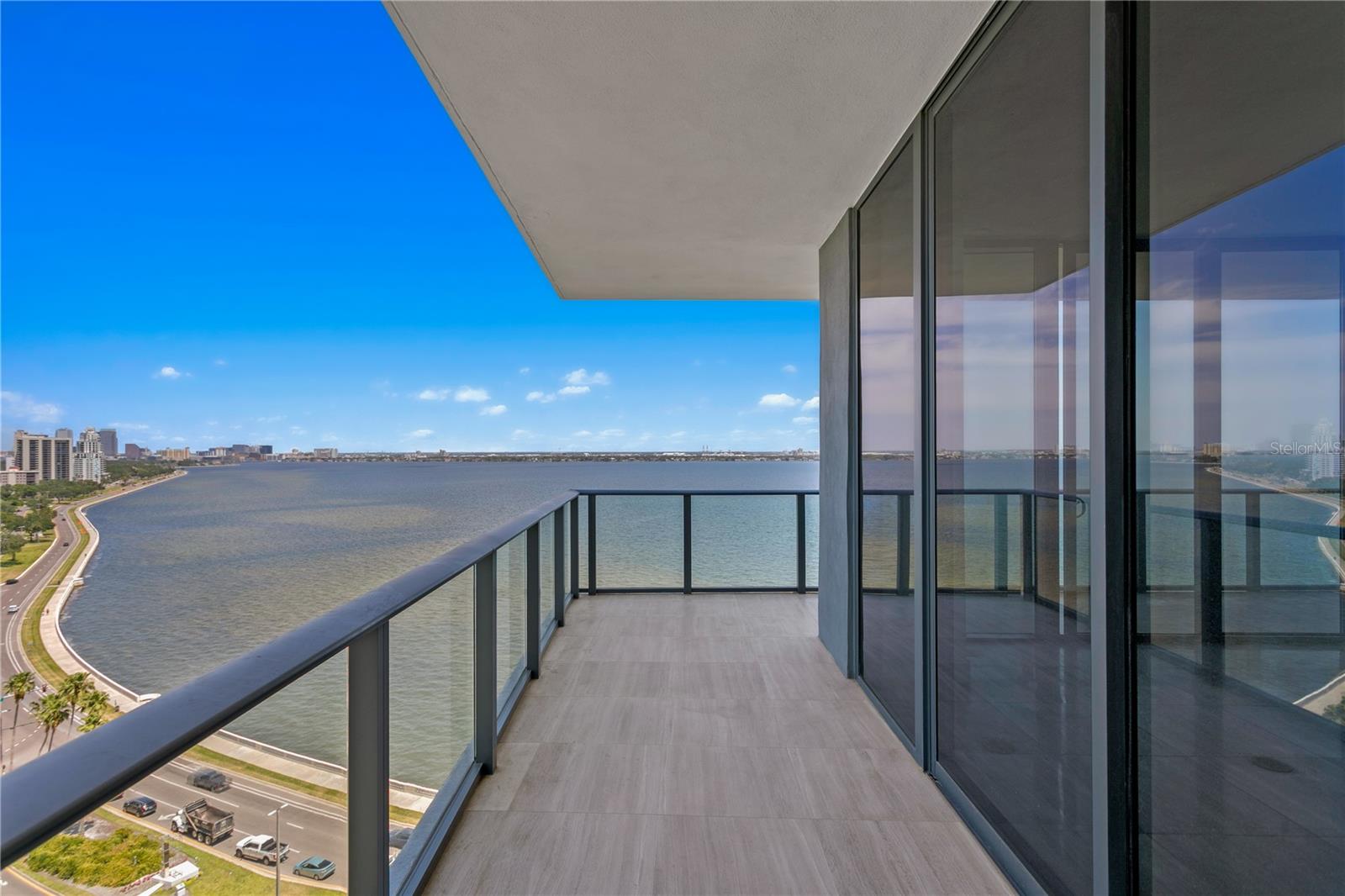 RITZ CARLTON RESIDENCES - Residential