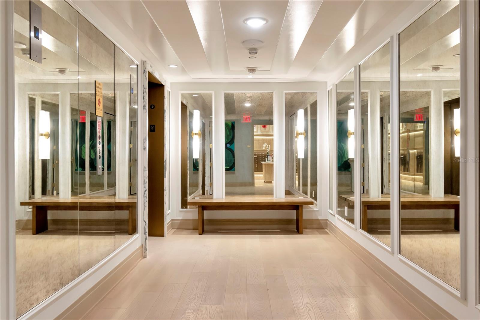 RITZ CARLTON RESIDENCES - Residential