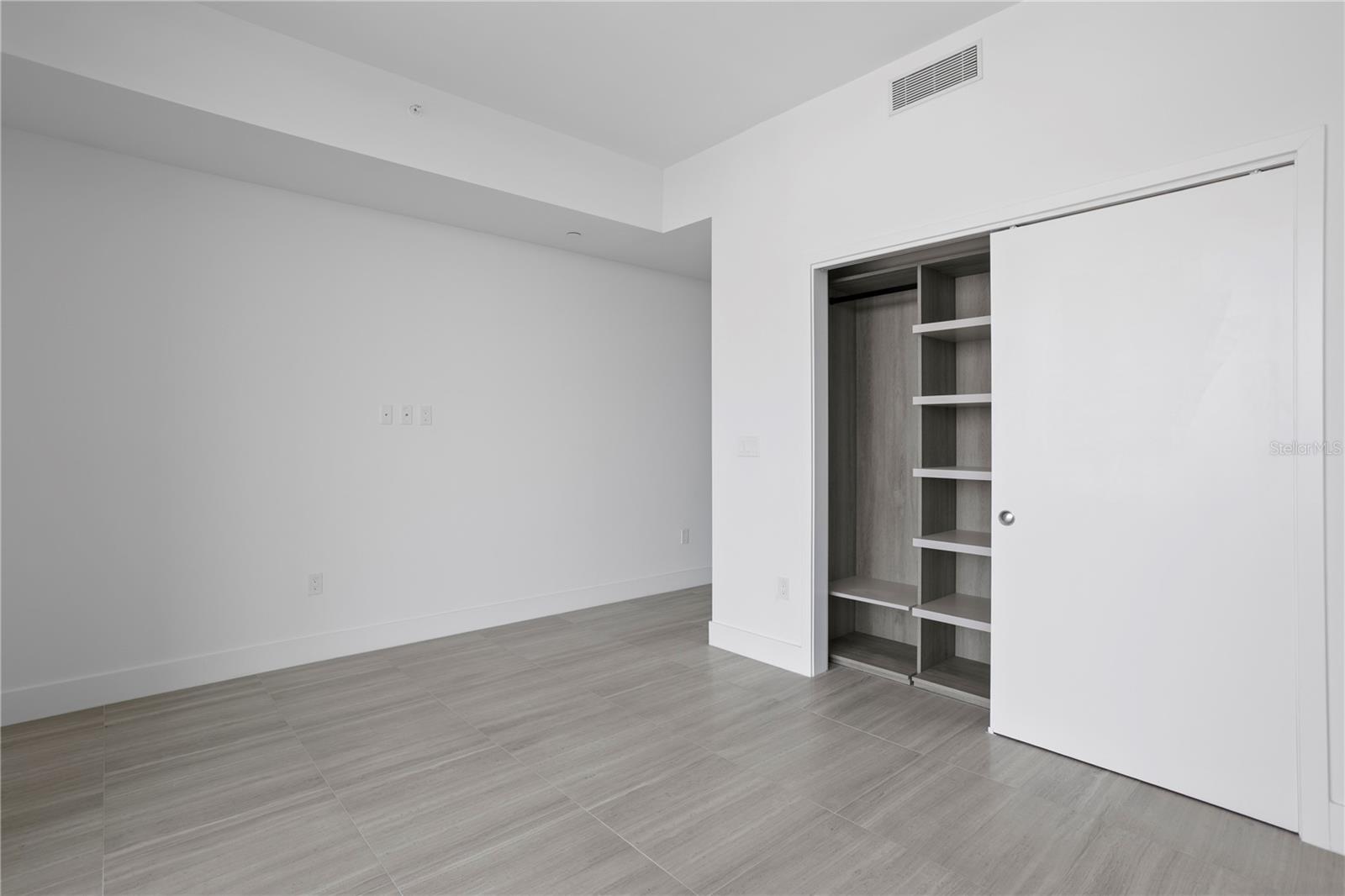 RITZ CARLTON RESIDENCES - Residential