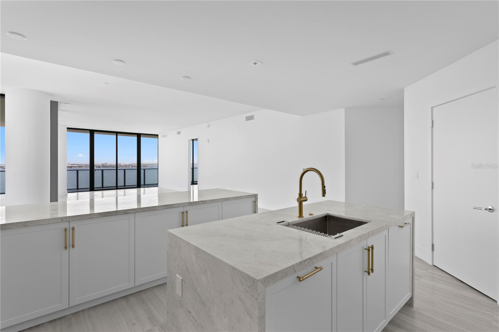 RITZ CARLTON RESIDENCES - Residential