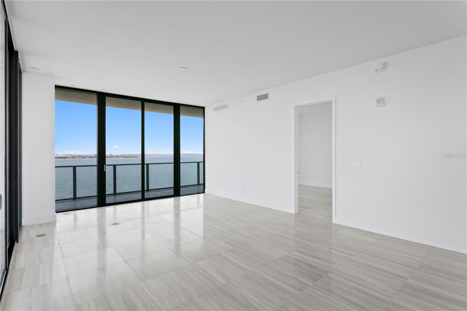 RITZ CARLTON RESIDENCES - Residential