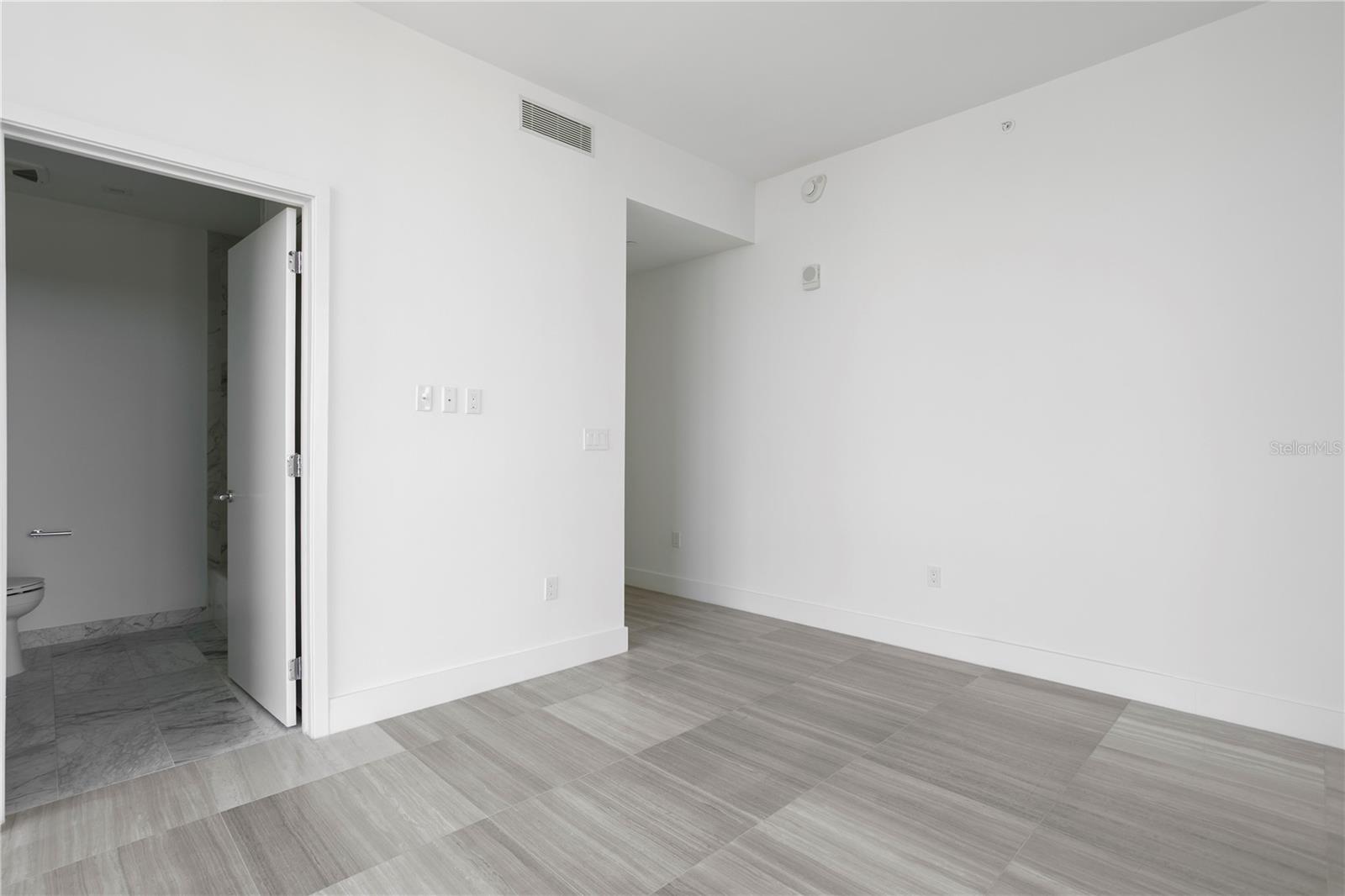 RITZ CARLTON RESIDENCES - Residential