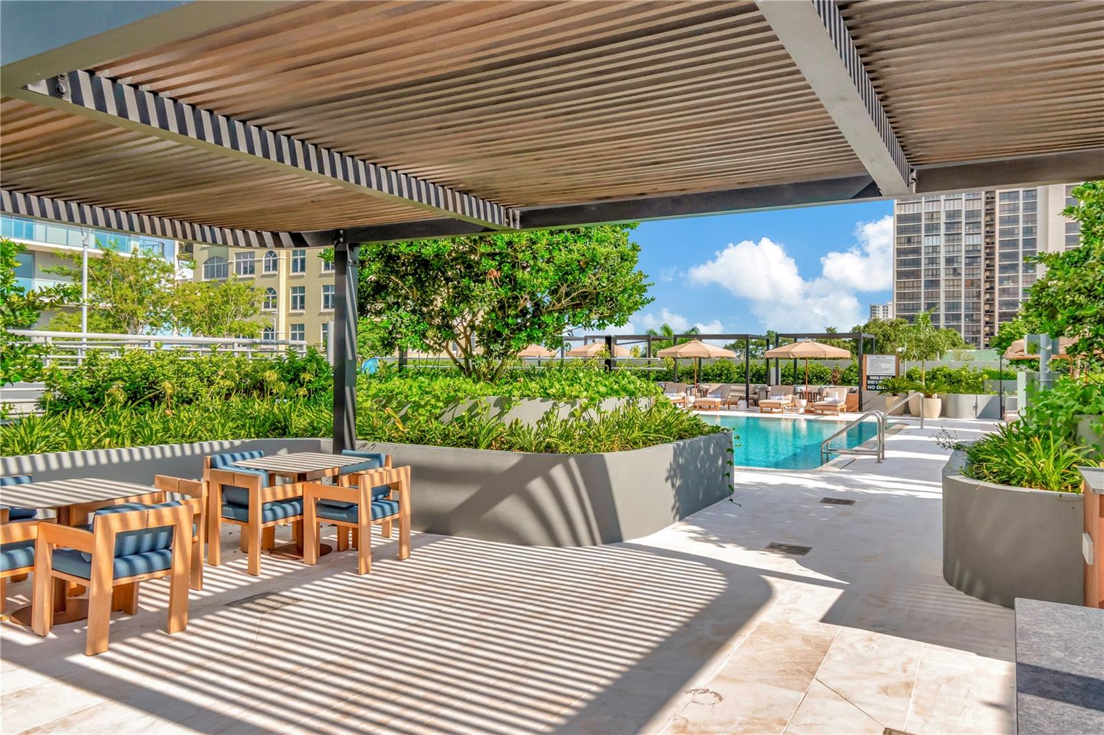 RITZ CARLTON RESIDENCES - Residential