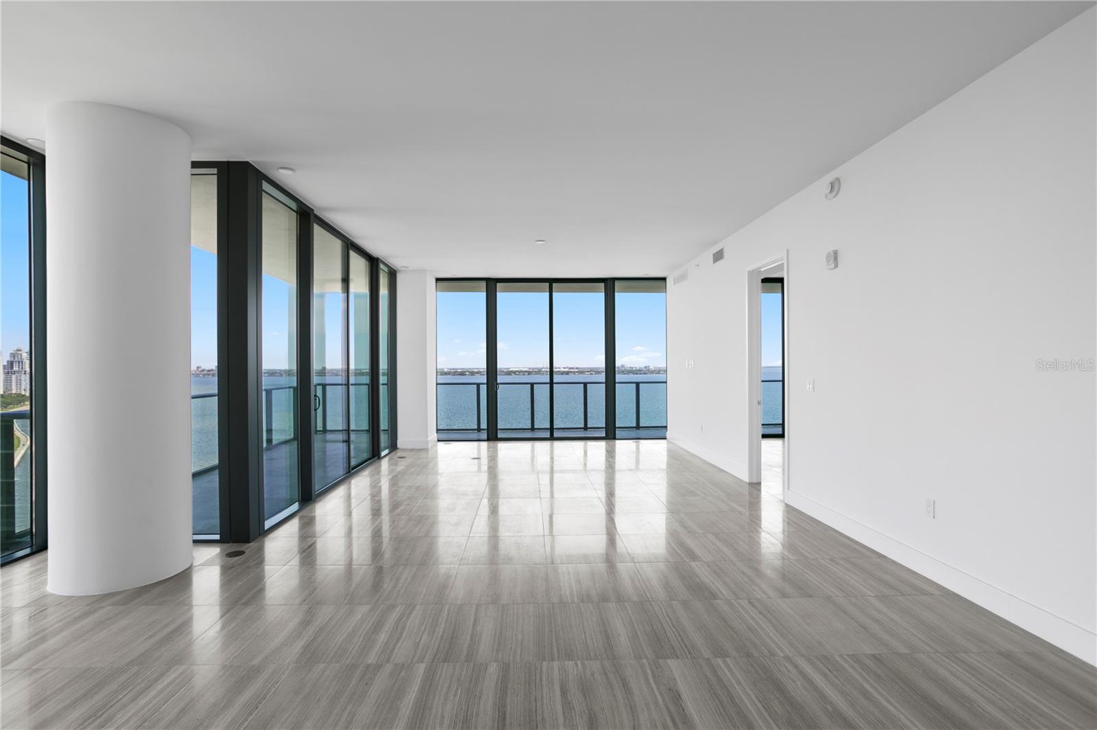 RITZ CARLTON RESIDENCES - Residential