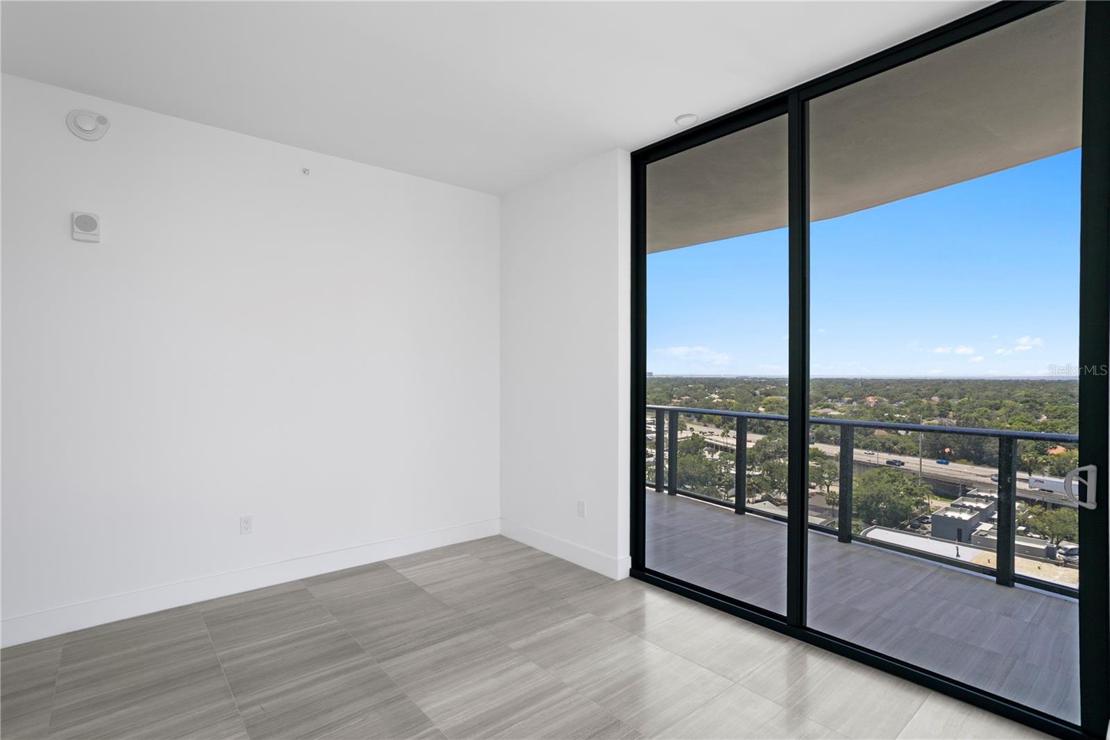 RITZ CARLTON RESIDENCES - Residential