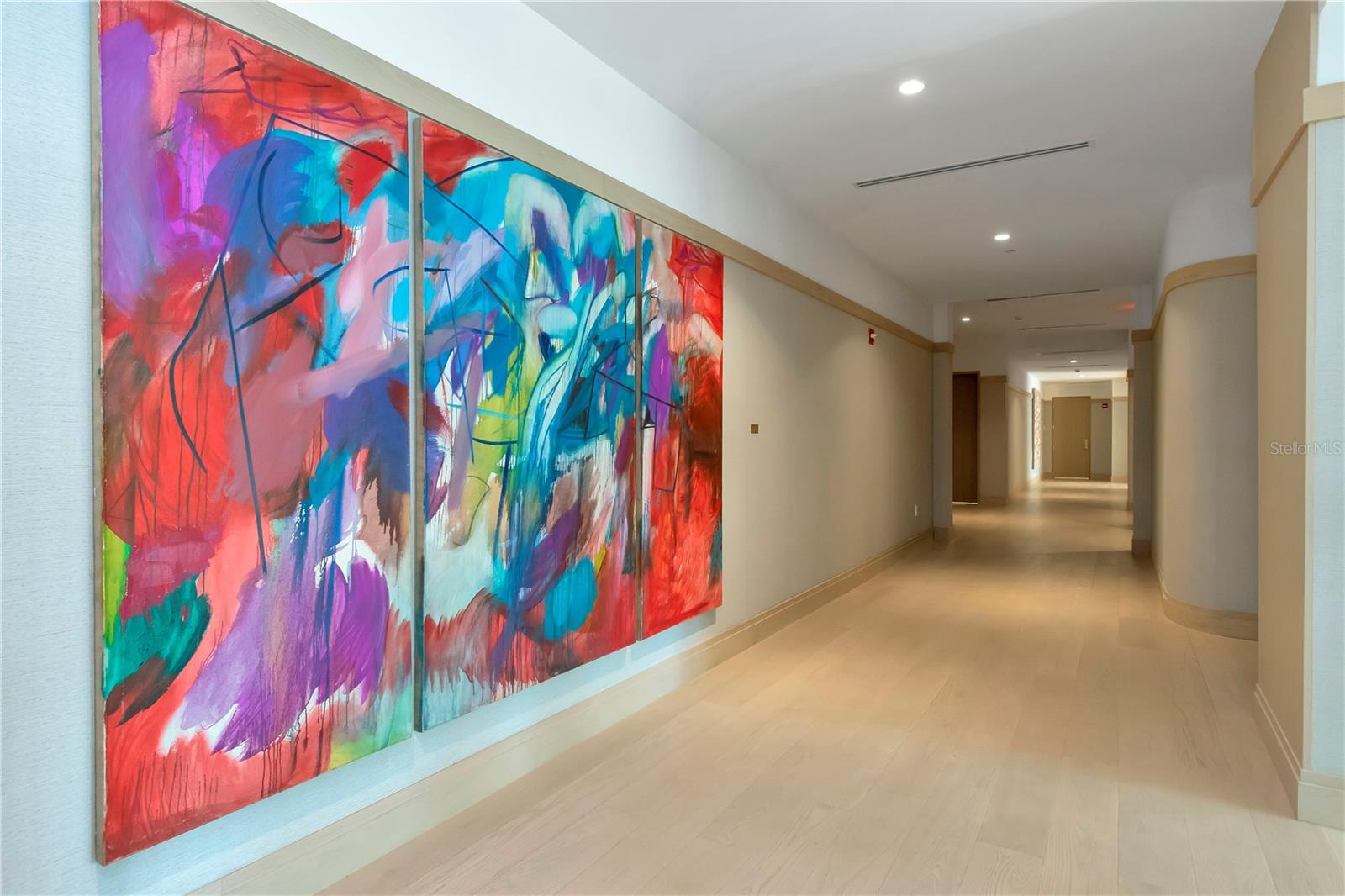 RITZ CARLTON RESIDENCES - Residential