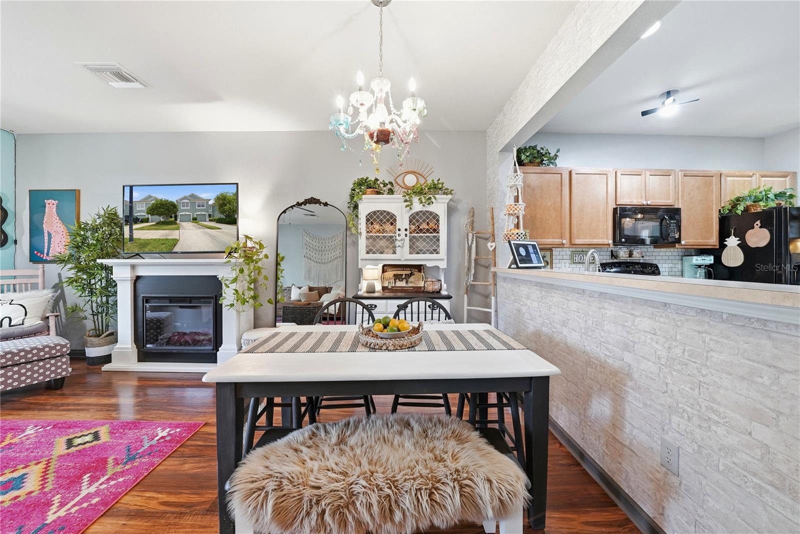 VENTURA BAY TOWNHOMES - Residential