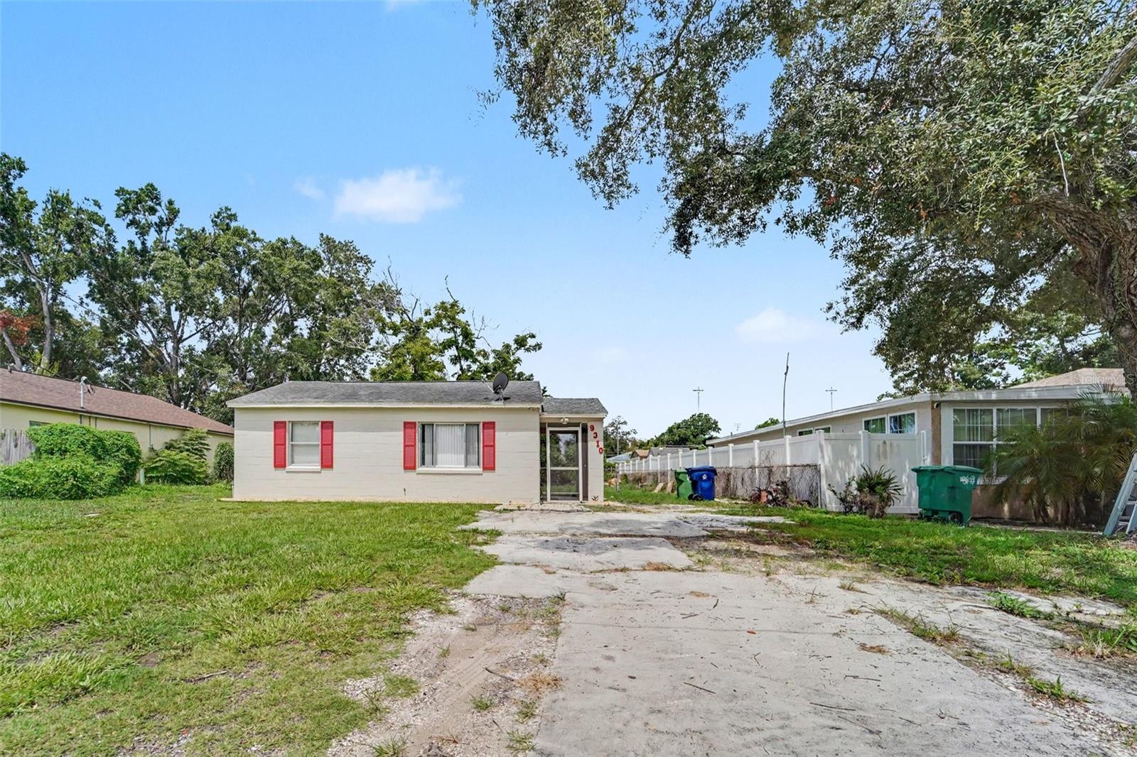 Charming Block Home on an Oversized Lot in the Heart of Tampa!
This cozy block home sits on a generous 60' x 114' oversized lot, offering plenty of outdoor space and endless possibilities for future expansion, investment, or simply enjoying a spacious yard. The home features 2 bedrooms and 1 bathroom, making it an excellent opportunity for first-time homebuyers, investors, or anyone looking to own a home in a prime Tampa location.

Conveniently located in the heart of Tampa, you'll be just minutes from Busch Gardens, Lowry Park Zoo, Babe Zaharias Golf Course, shopping, restaurants, schools, and public transportation, with easy access to major highways.

Whether you're looking for a place to call home or an investment with great potential, this property offers incredible value in a rapidly growing area.

Don't miss the opportunity to own a piece of Tampa's history, full of character and endless potential!Schedule your private showing today.
