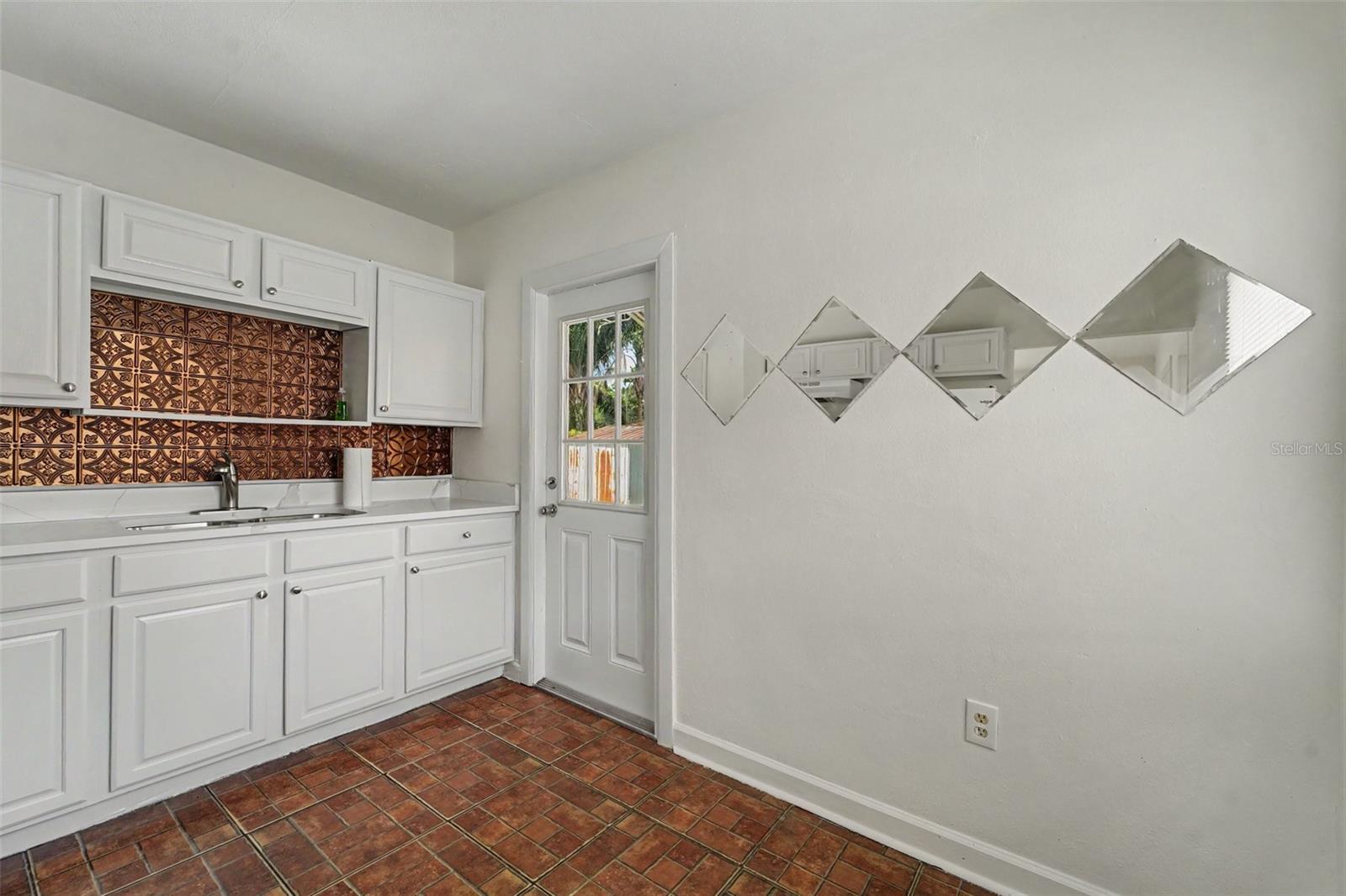 HAMNERS MARJORY B & W E FLO - Residential