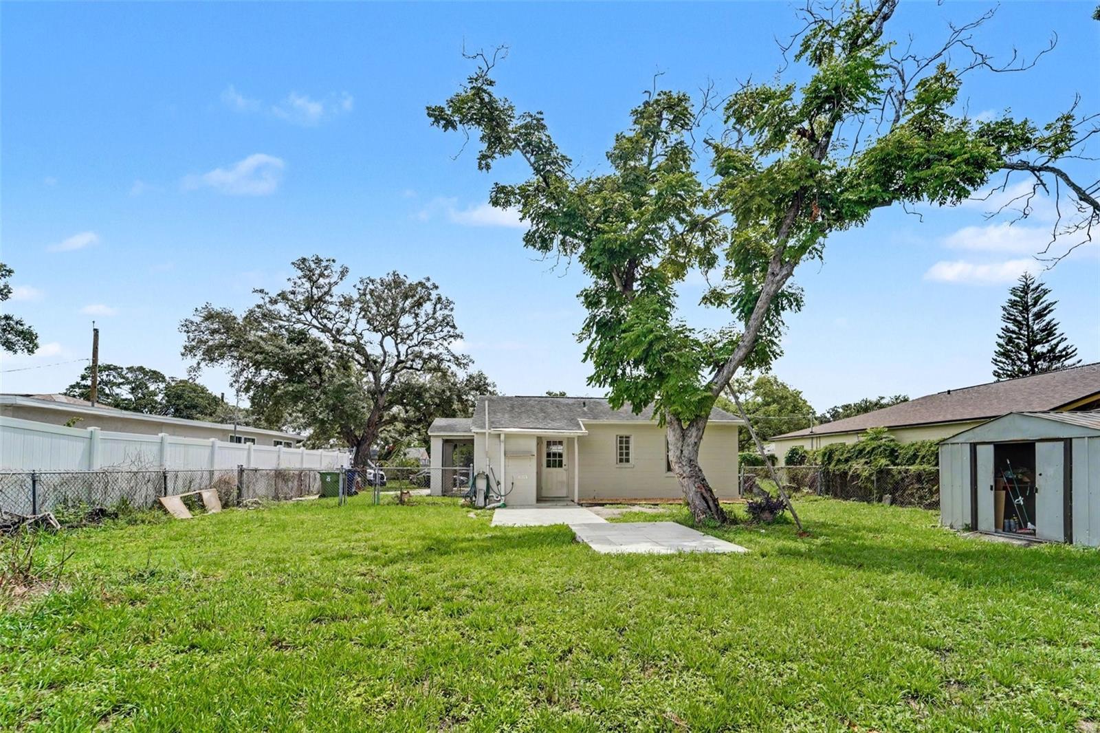 HAMNERS MARJORY B & W E FLO - Residential