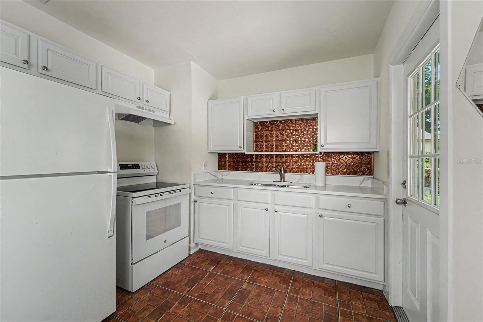 HAMNERS MARJORY B & W E FLO - Residential