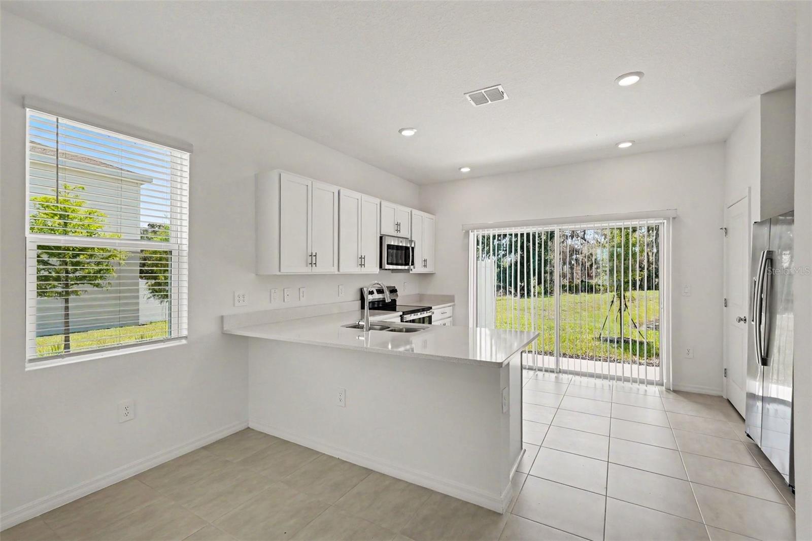 THE TOWNS AT FIRETHORN - Residential Lease