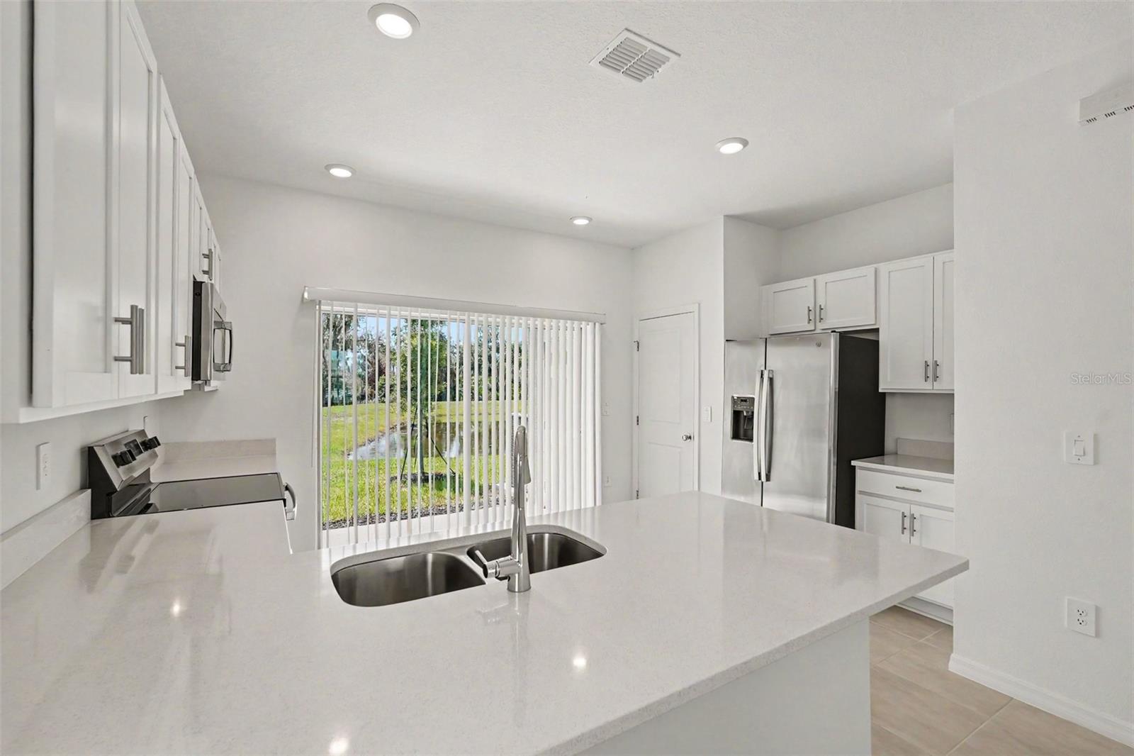 THE TOWNS AT FIRETHORN - Residential Lease