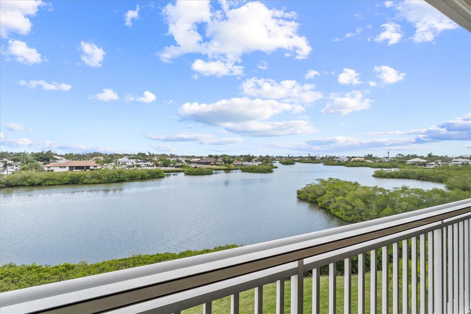BLACKBURN HARBOR RESIDENCES - Residential