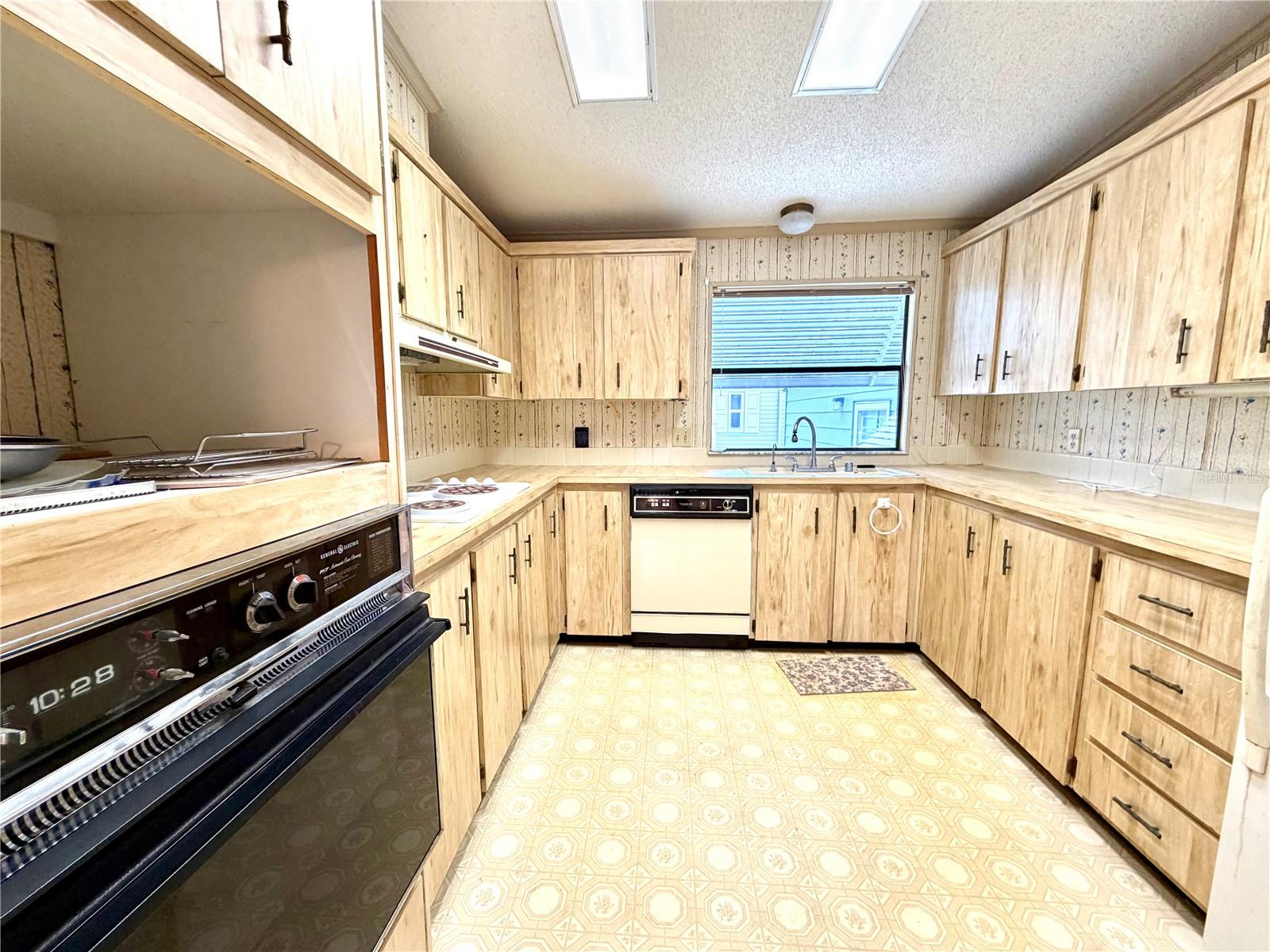 TAVARES FOX RUN MOBILE HOME - Residential