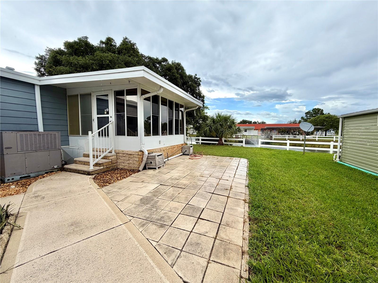 TAVARES FOX RUN MOBILE HOME - Residential