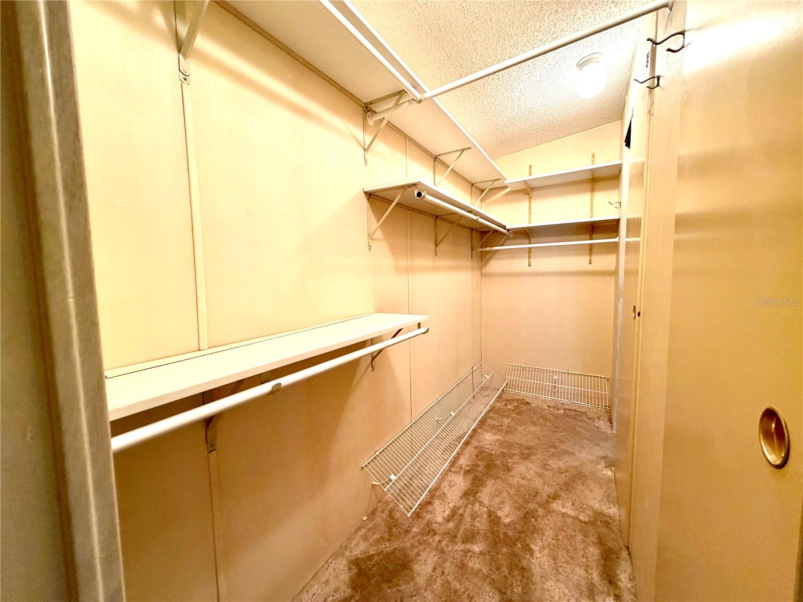 TAVARES FOX RUN MOBILE HOME - Residential