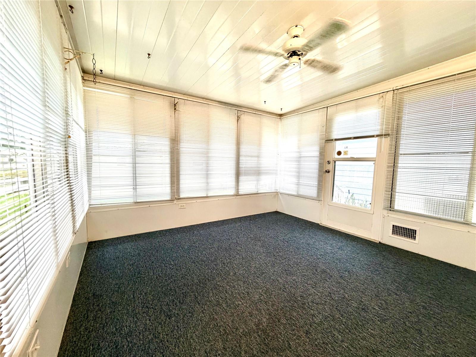 TAVARES FOX RUN MOBILE HOME - Residential