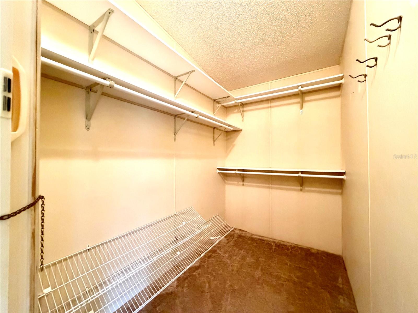 TAVARES FOX RUN MOBILE HOME - Residential