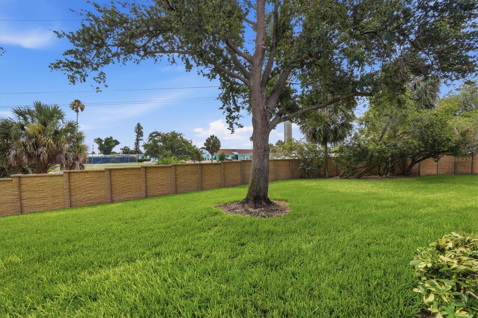 PALMA SOLA TRACE - Residential