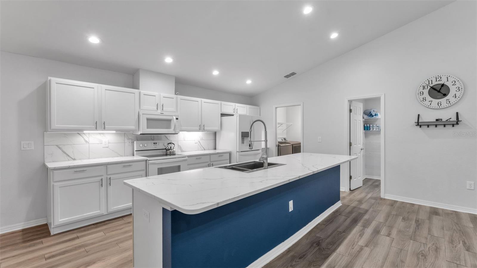 LAKES TR 04 - Residential