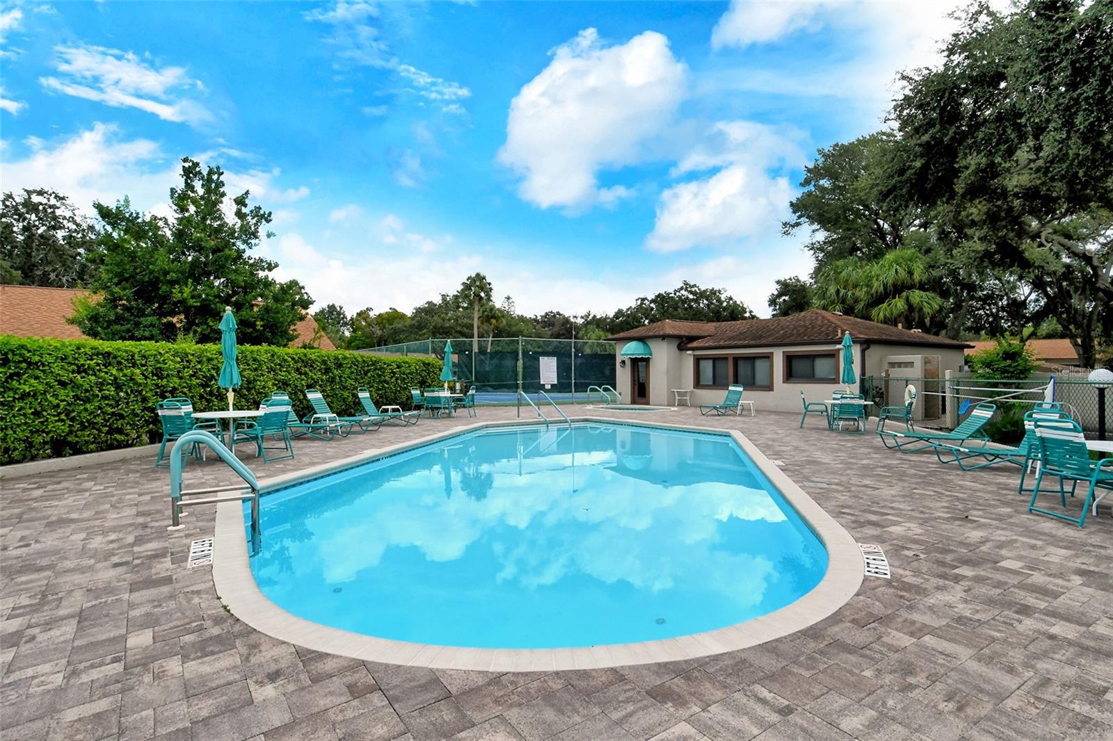 FORTY THREE WEST OAKS - Residential