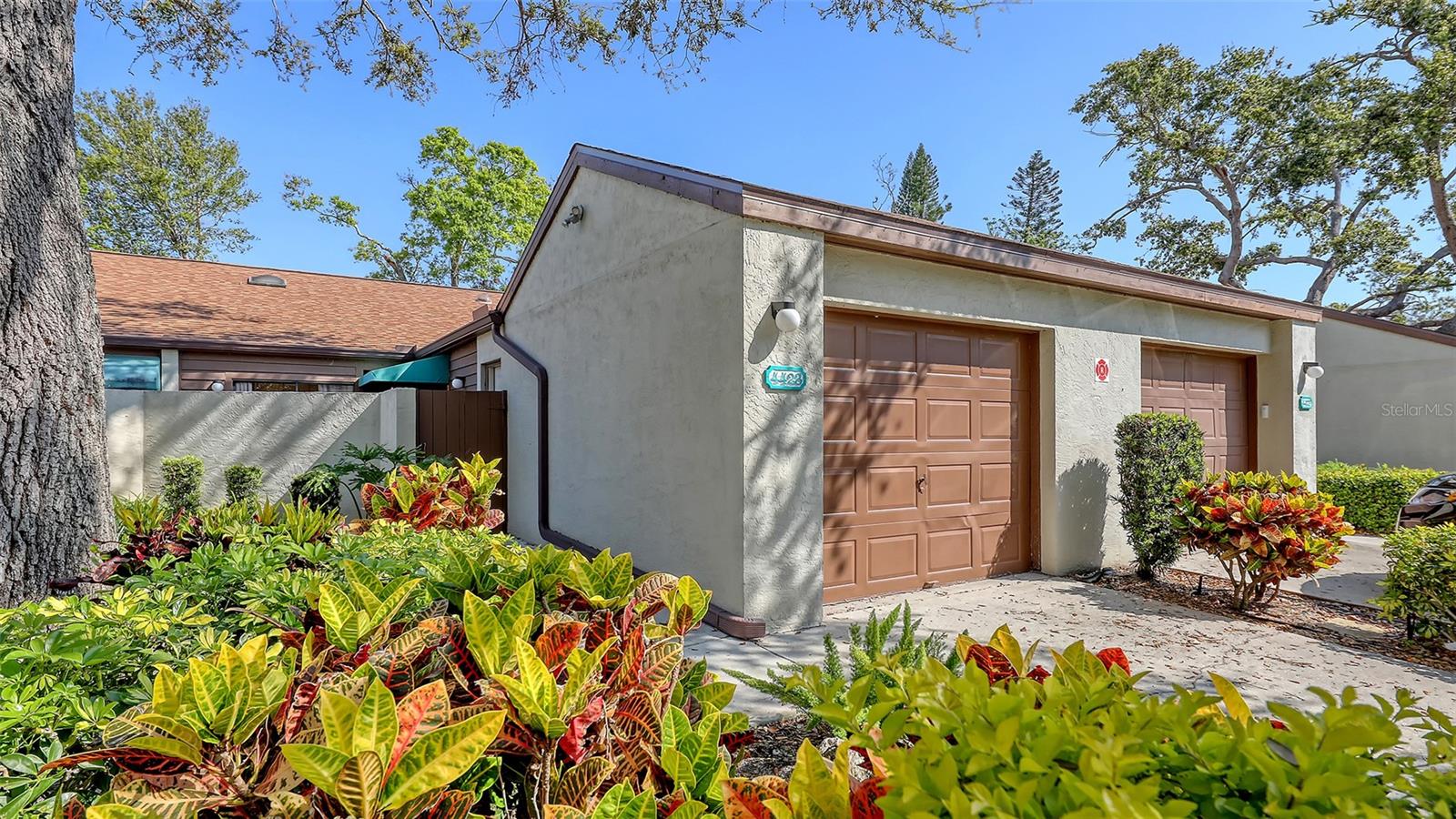 FORTY THREE WEST OAKS - Residential