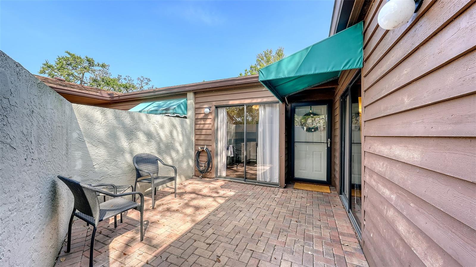 FORTY THREE WEST OAKS - Residential