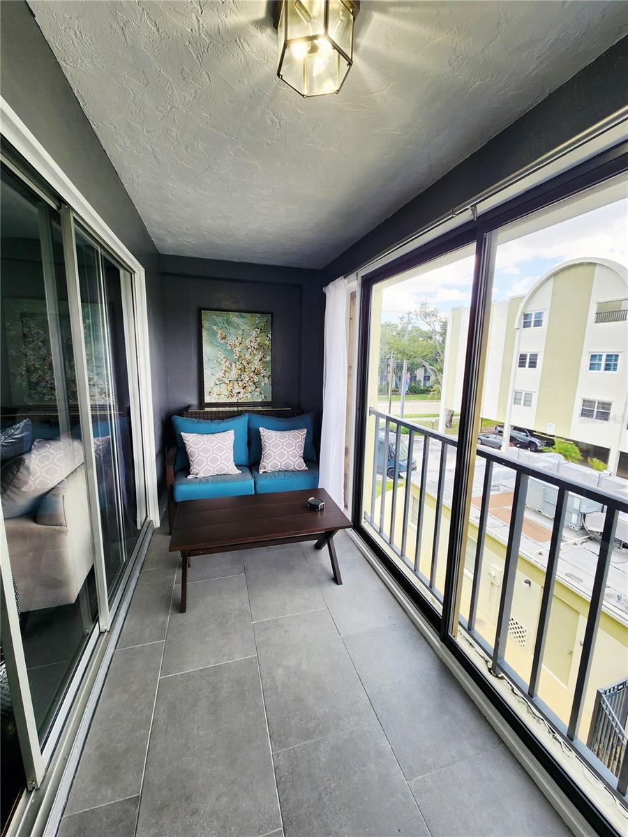 RACQUET CLUB NORTHEAST CONDO THE - Residential
