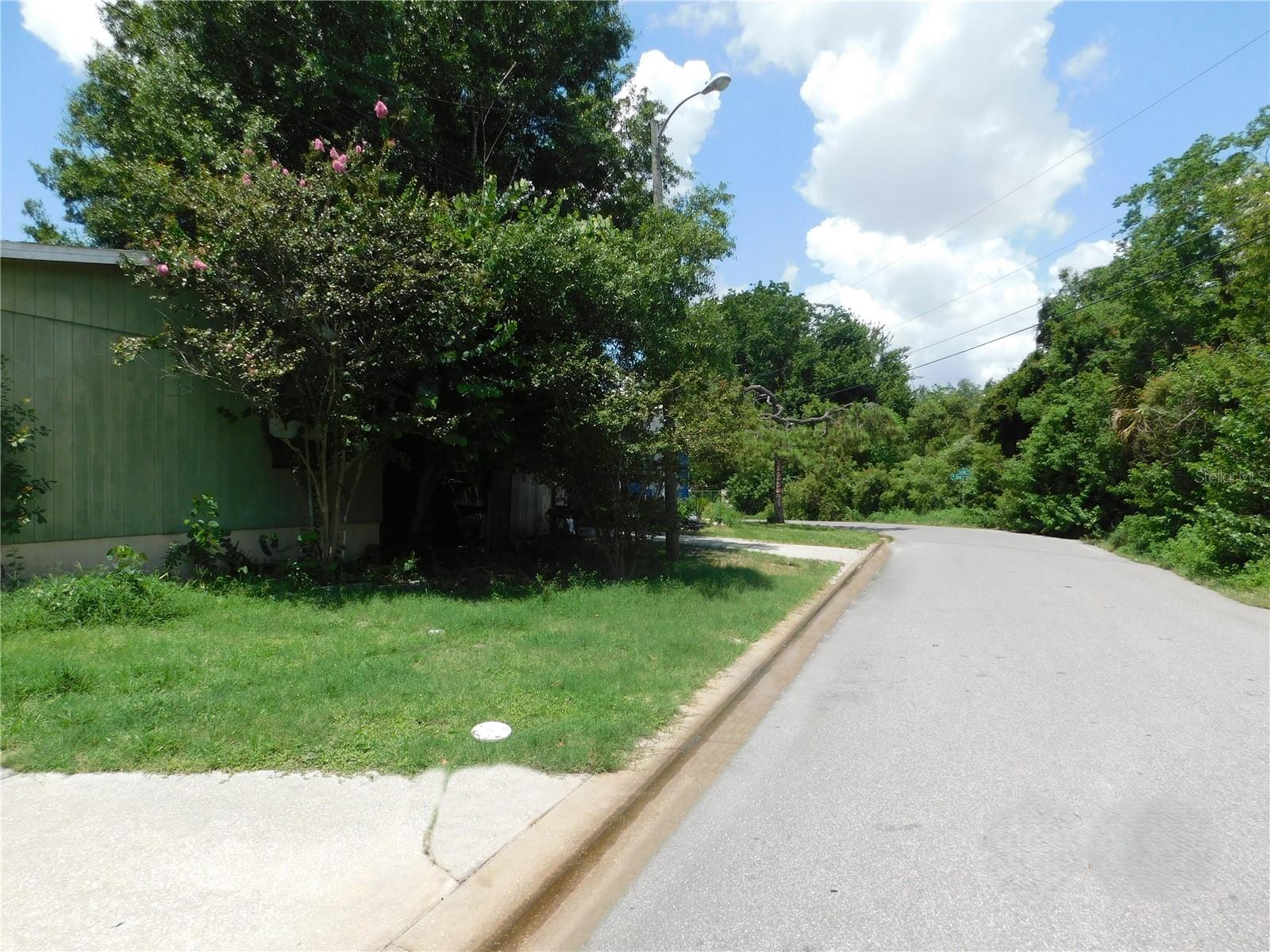 ARIANAS WEST - Residential