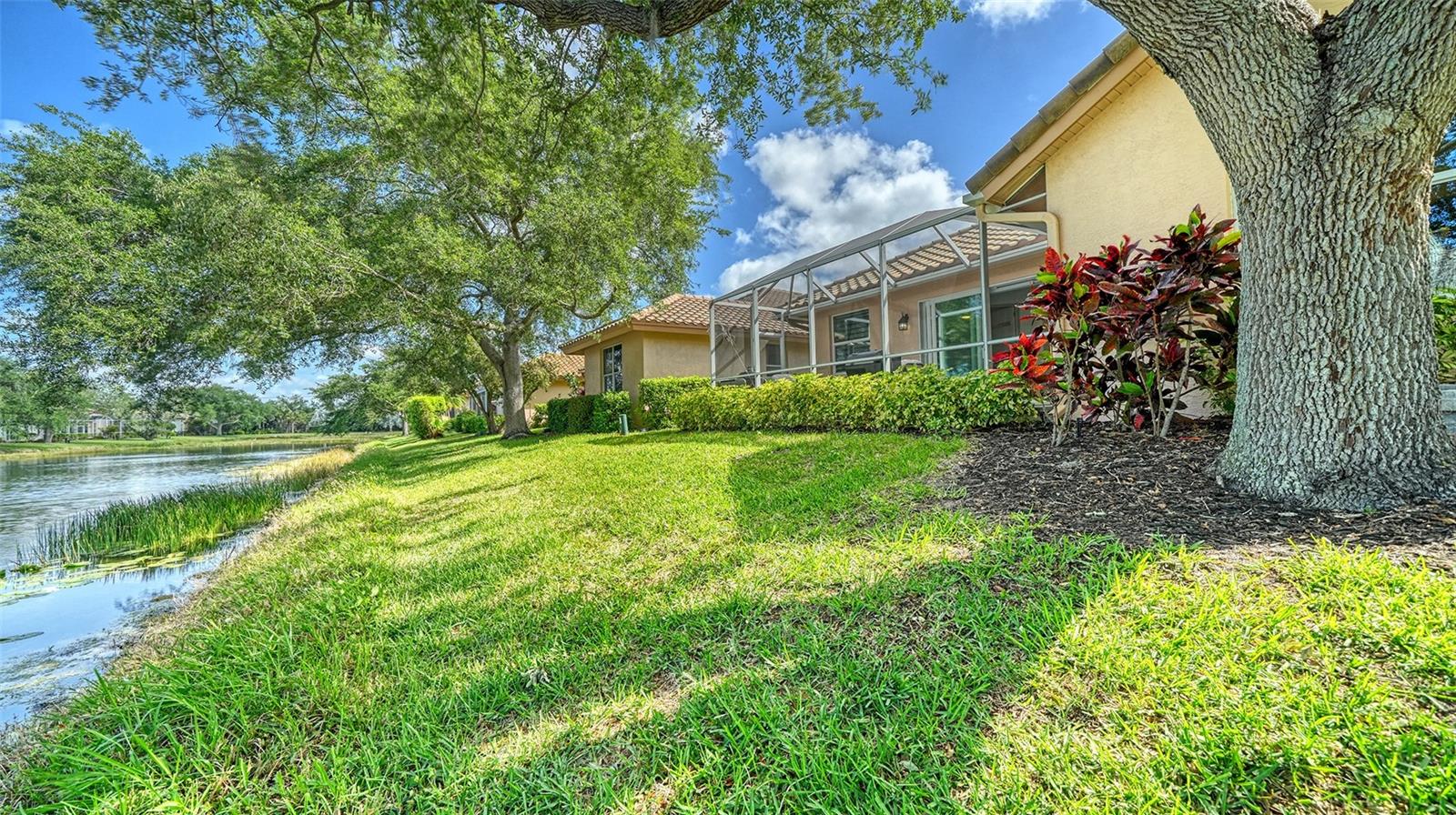 MIRA LAGO AT PALMER RANCH PH 2 - Residential