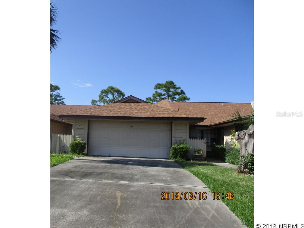 Lots of light, open floor plan.  Just right for a creative design. Beautiful sought after golf  community.  Two bedrooms,two baths, eat in kitchen. Private entry way just waiting for a nice garden. ;Water: City