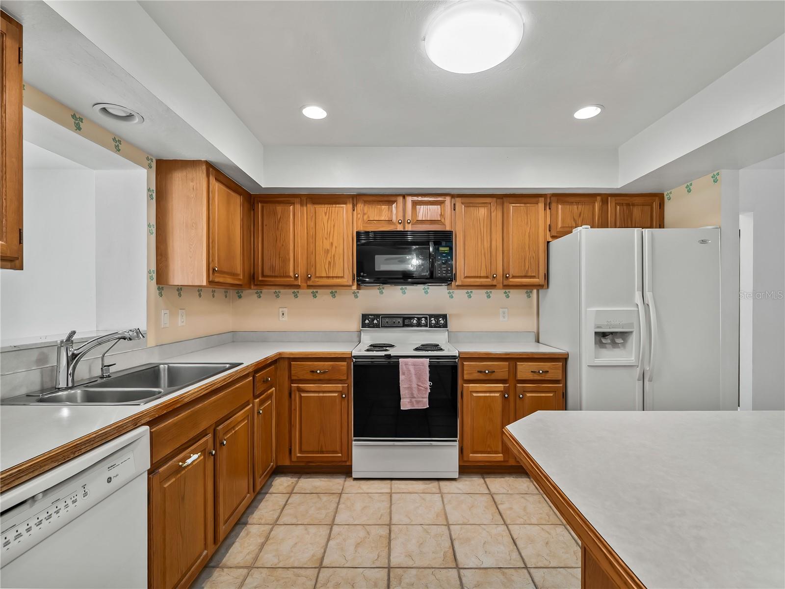 BAY POINT CORR OF - Residential