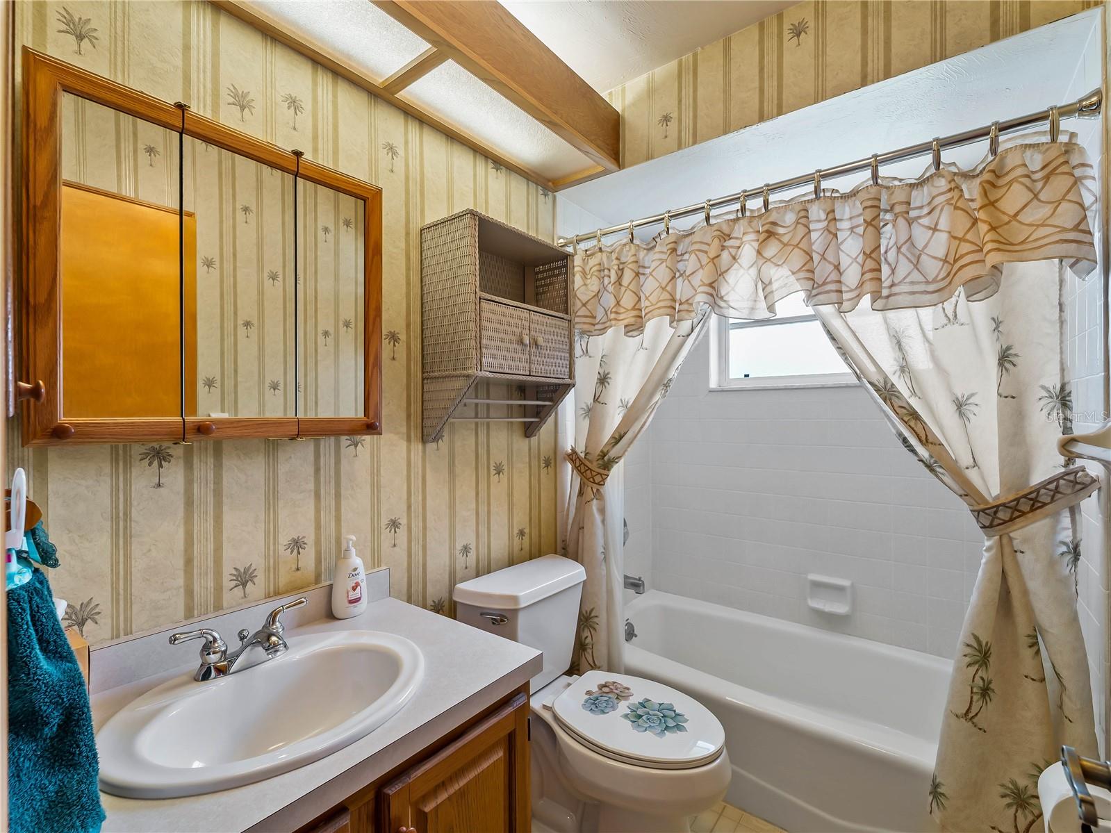 BAY POINT CORR OF - Residential