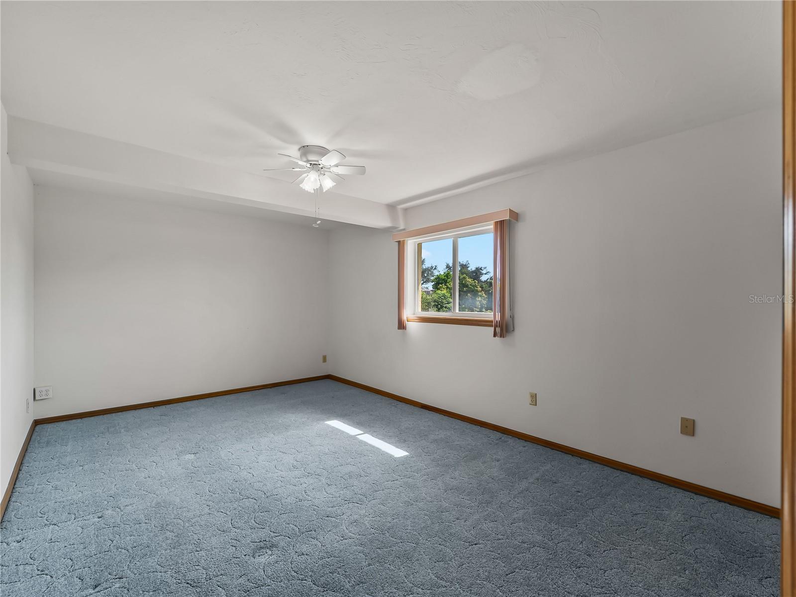 BAY POINT CORR OF - Residential