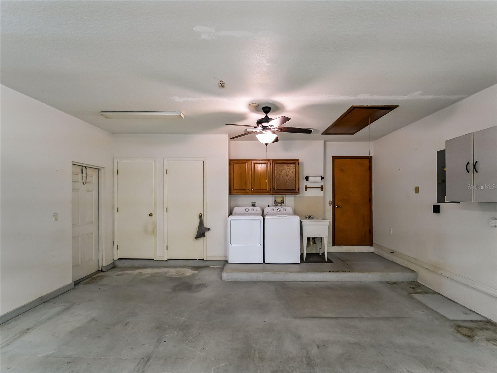 BAY POINT CORR OF - Residential