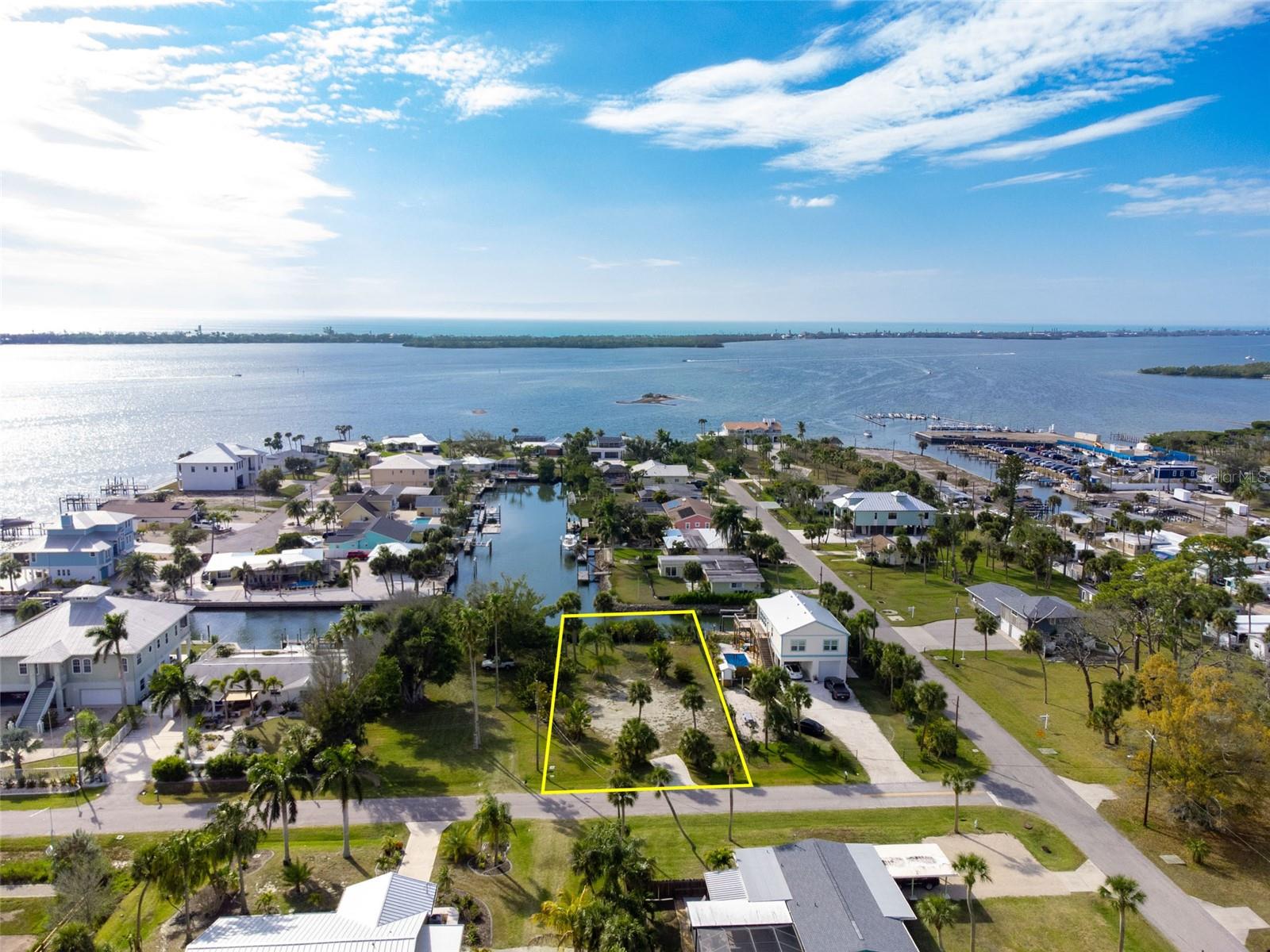 SOUTH WIND HARBOR - Land