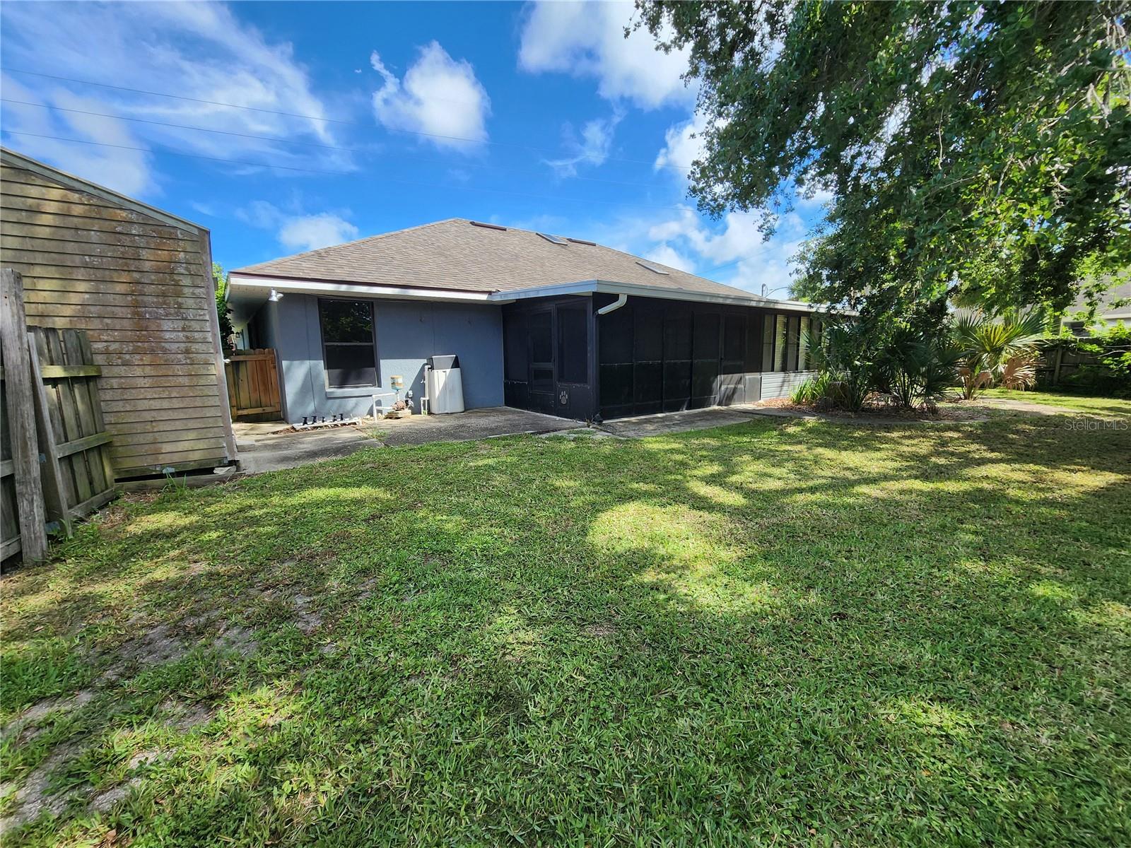 FLORIDA SHORES 01 - Residential Lease